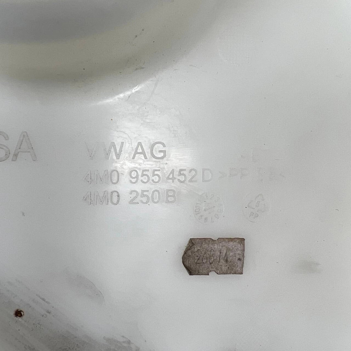 2018 2019 2020 2021 2022 PORSCHE VW TOUAREG URUS WASHER FLUID WATER RESERVOIR