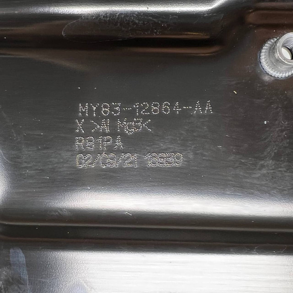 2019 2020 2021 2022 ASTON MARTIN DBX REINFORCEMENT IMPACT BAR BRACKET UPPER OEM