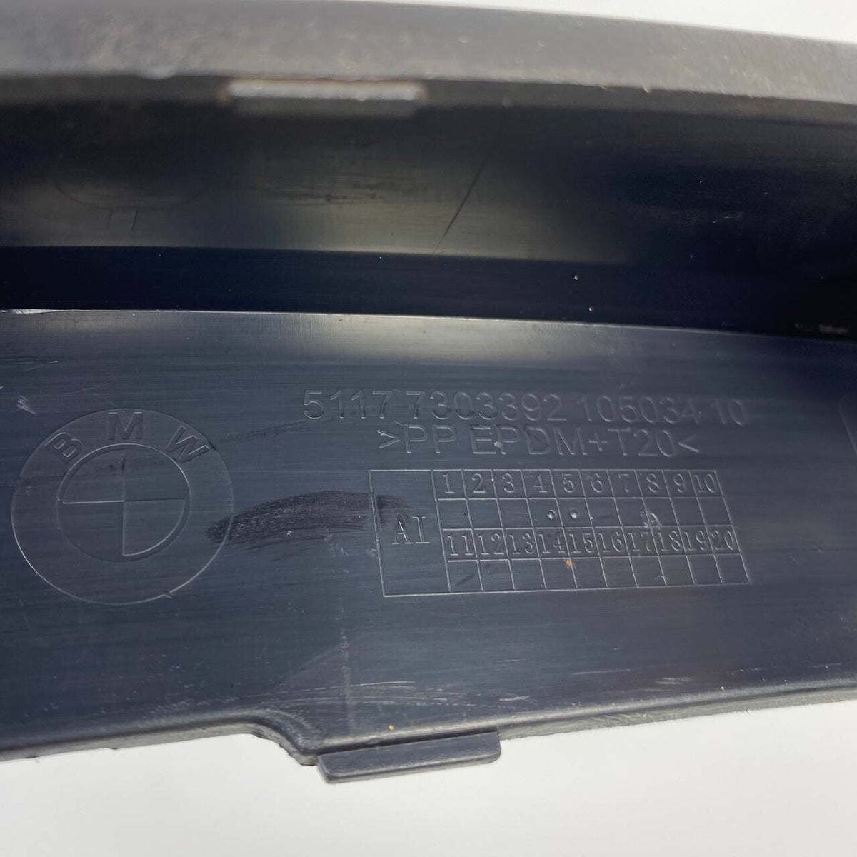 2014 2015 2016-2018 BMW X5 F15 FRONT RIGHT WHEEL ARCH FLARE MOLDING PASSENGER