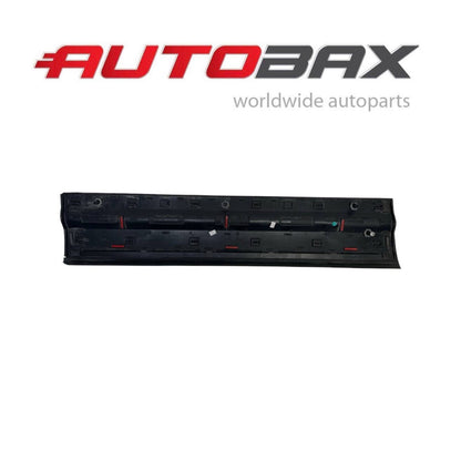 2020 2021-2024 LAND ROVER DEFENDER FRONT RIGHT DOOR LOWER TRIM MOLDING PASSENGER