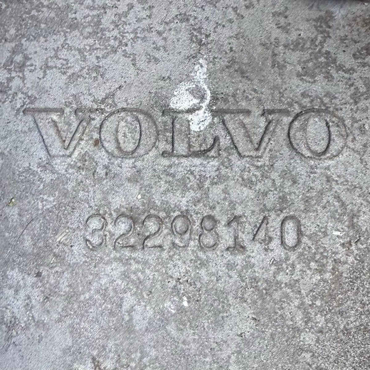2017 2018 2019 2020-2025 VOLVO XC90 FRONT RIGHT PASSENGER SPINDLE KNUCKLE HUB