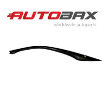 2017 2018 2019-2022 ASTON MARTIN DB11 BRACKET CANTRAIL FINISHER MOLDING RIGHT 