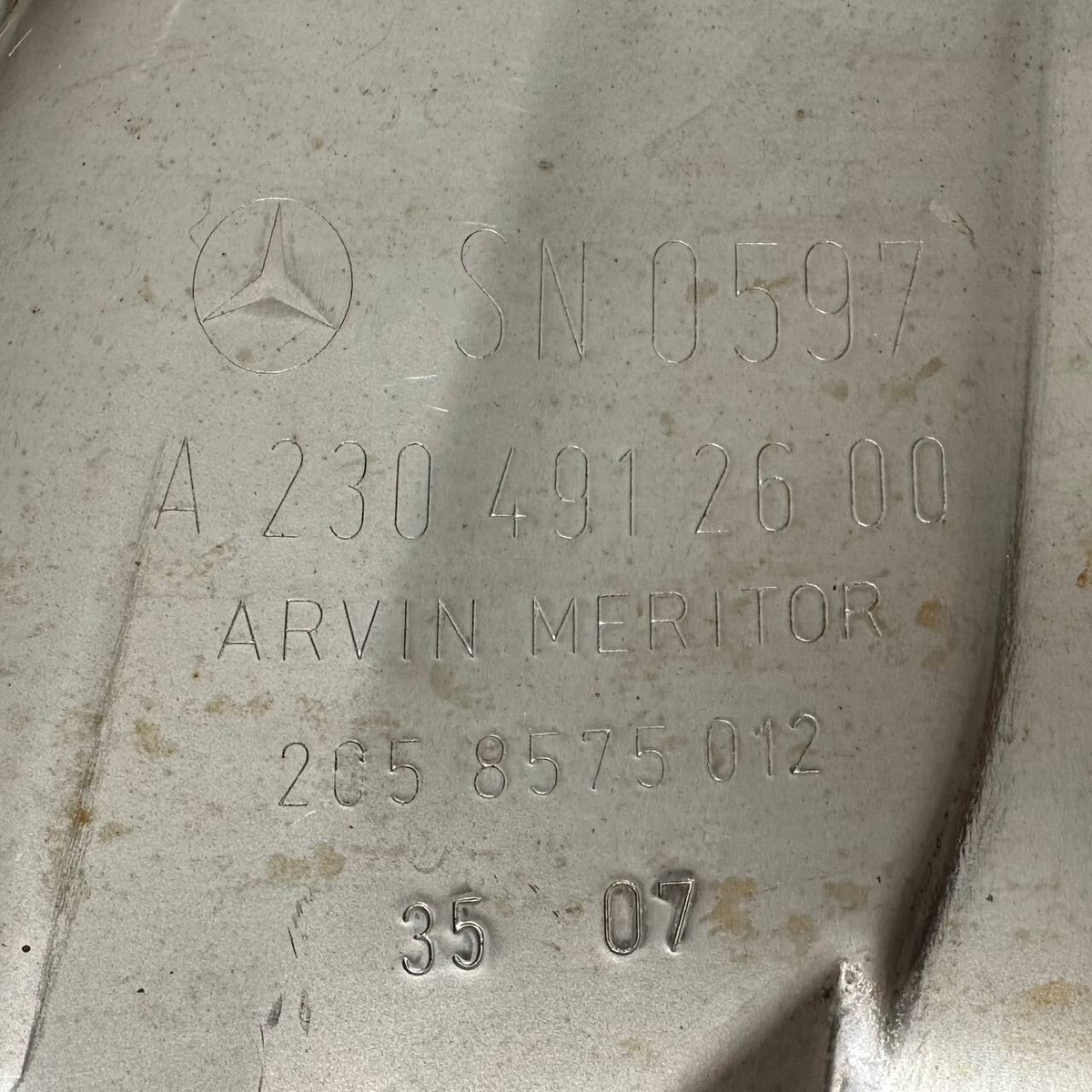 2003-2008 MERCEDES-BENZ R230 SL500 SL550 REAR RIGHT EXHAUST MUFFLER TAILPIPE OEM