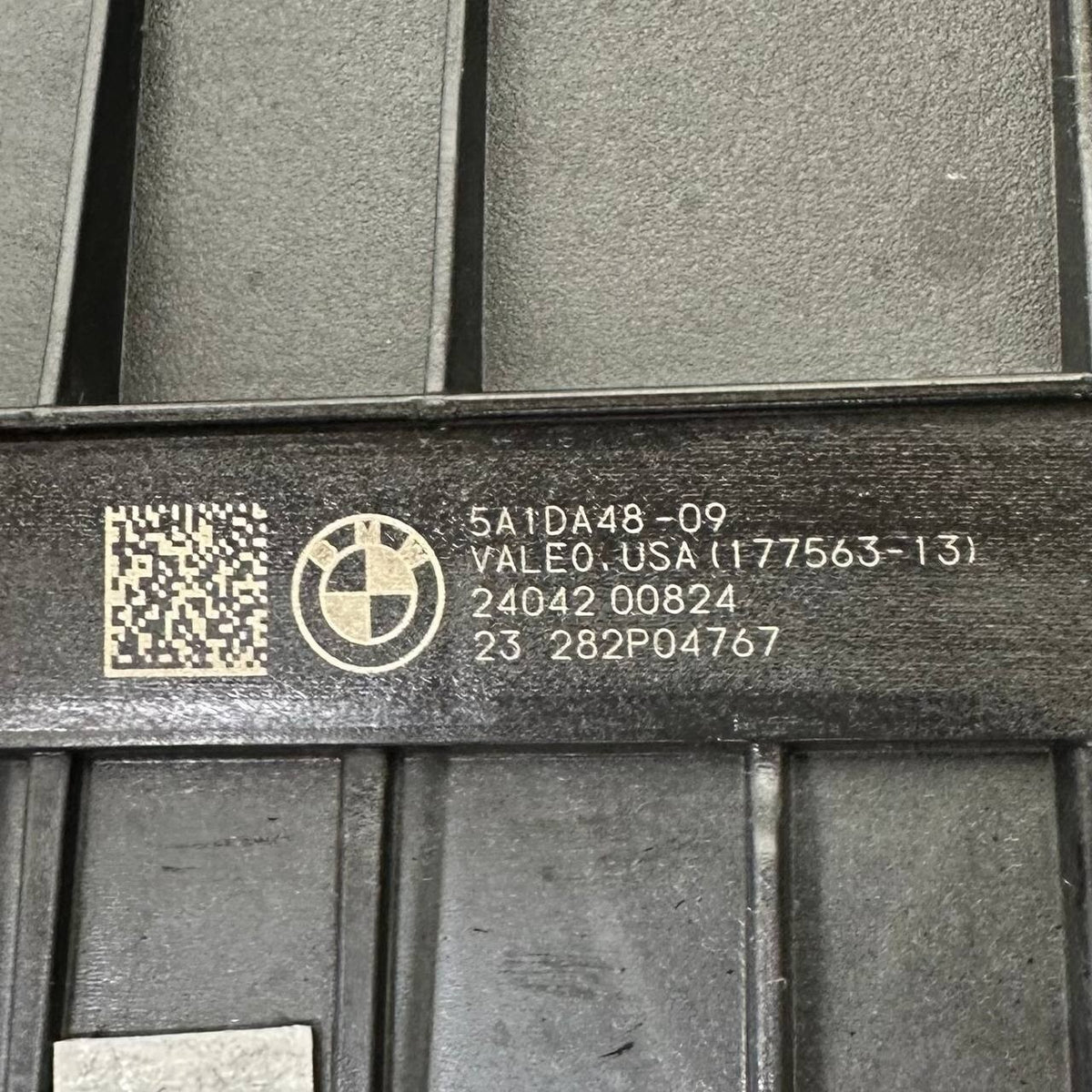 2022 2023 2024 2025 BMW X3 X4 FRONT RADIATOR AIR GUIDE DUCT GRILLE SHUTTER PANEL
