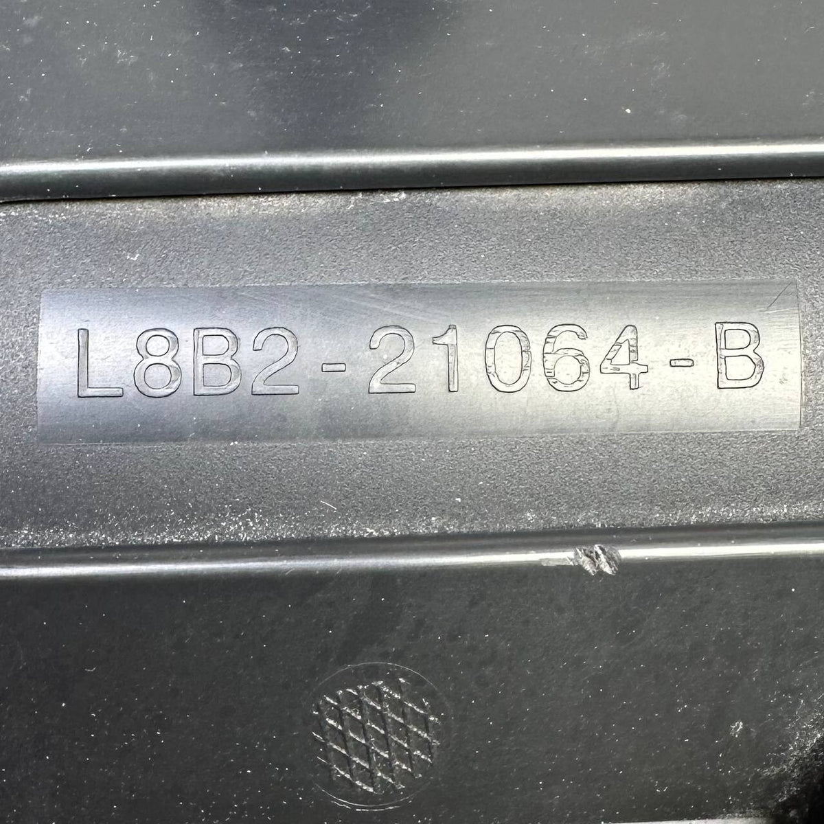 2020 2021-2024 LAND ROVER DEFENDER FRONT RIGHT DOOR LOWER TRIM MOLDING PASSENGER
