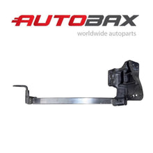 2017 2018-2024 BENTLEY BENTAYGA FRONT RADIATOR MOUNT BRACKET SUPPORT LEFT DRIVER