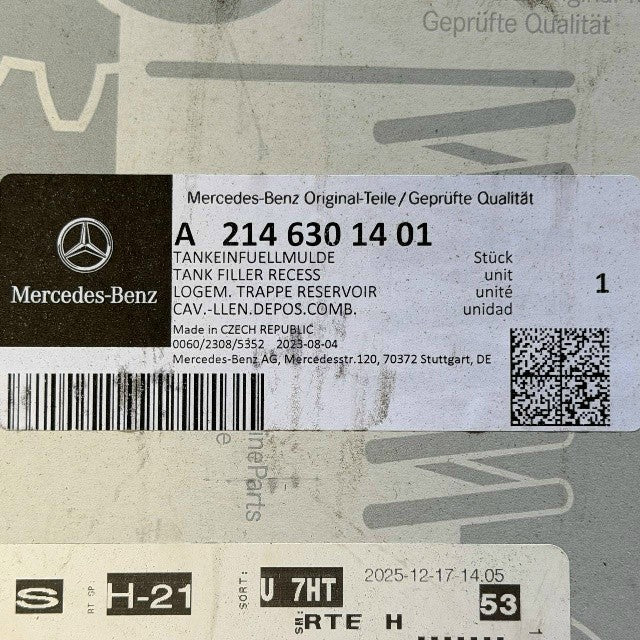 2024 2025 2026 2027 MERCEDES BENZ E CLASS W214 E350E FUEL TANK FILLER TRIM NEW