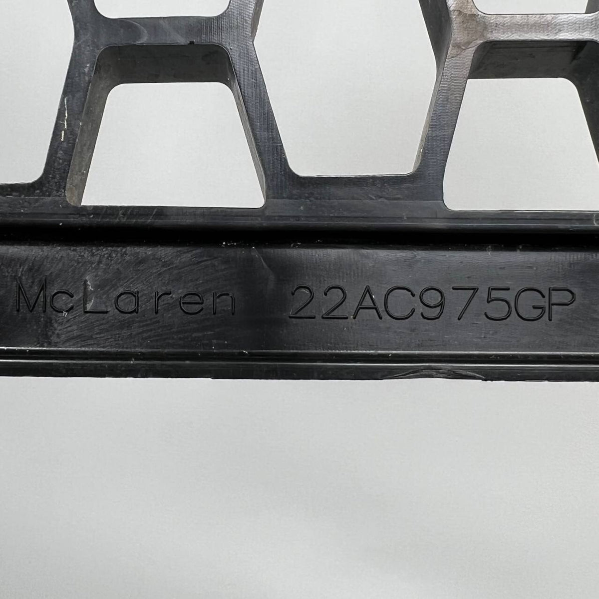 2019 2020-2024 MCLAREN GT GRILLE FRONT LEFT ARCH LINER GRILL SPLASH 22AC975GP
