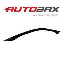 2017 2018 2019-2022 ASTON MARTIN DB11 BRACKET CANTRAIL FINISHER MOLDING RIGHT 
