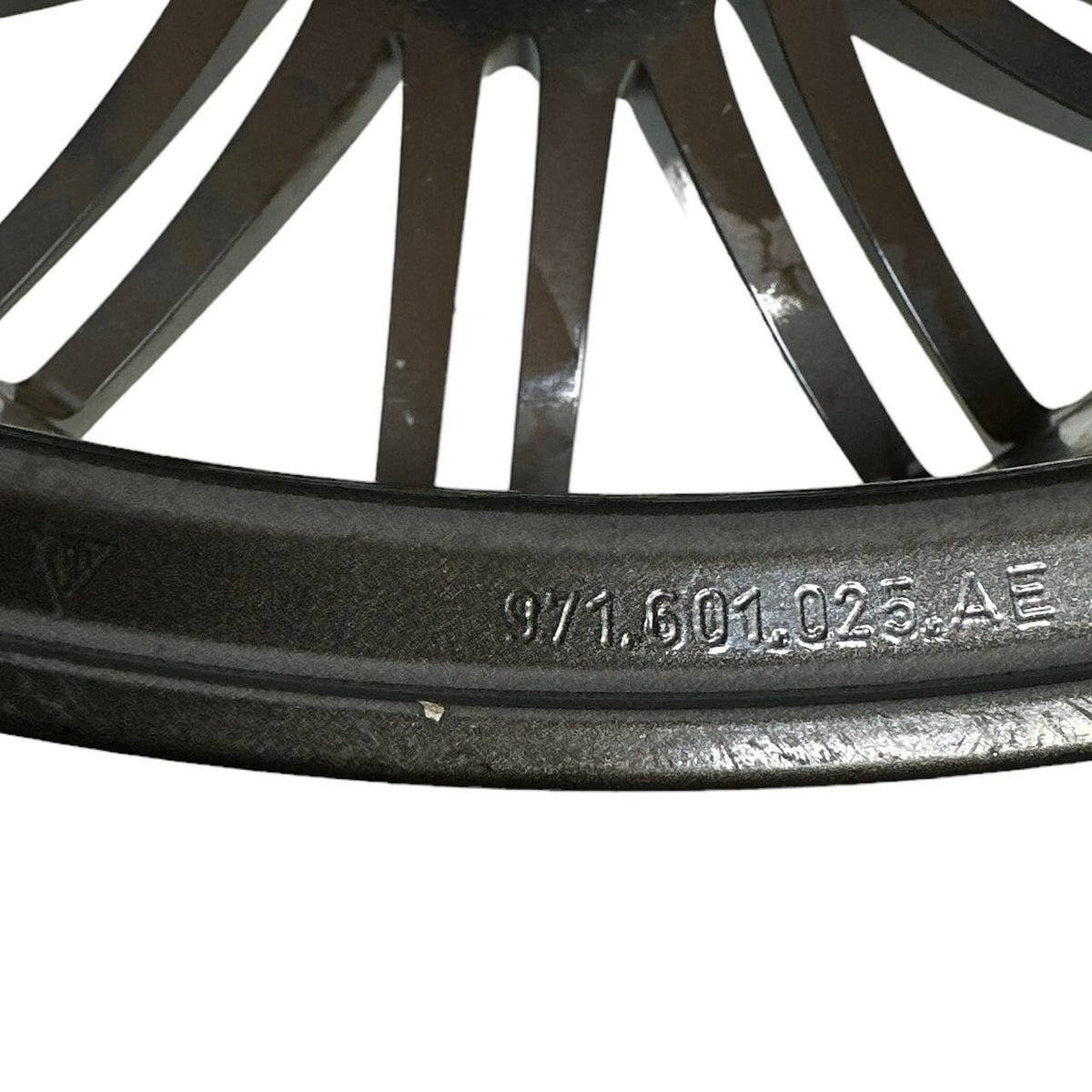 2016 2017 2018 2019 2020 PORSCHE PANAMERA WHEEL RIM ORIGINAL FACTORY R21 ET69