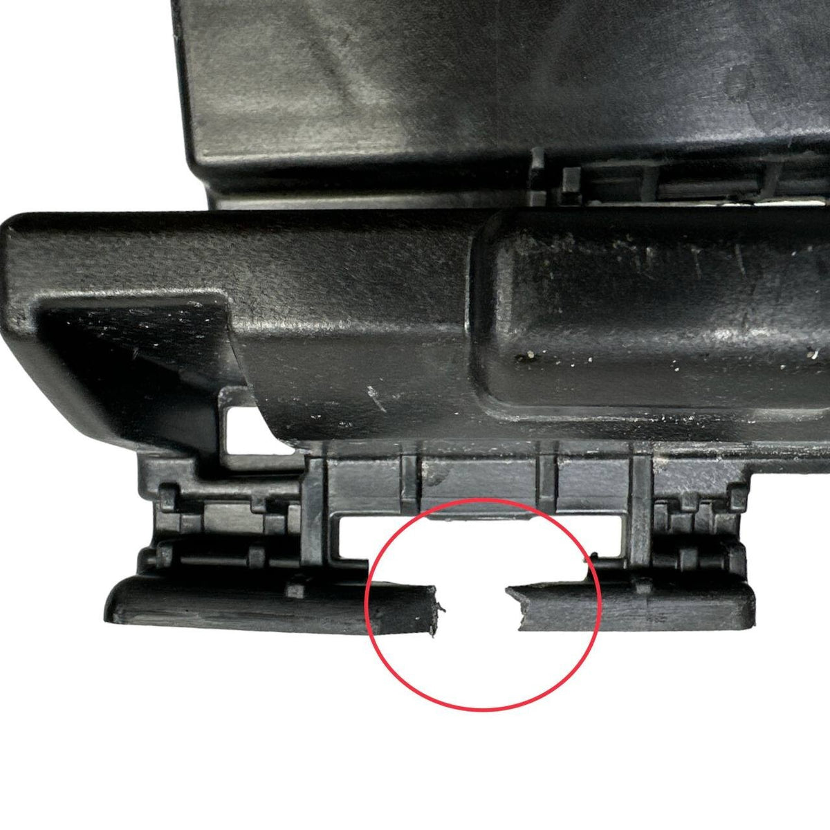 2020 2021-2023 PORSCHE MACAN REAR BUMPER LEFT DRIVER REINFORCEMENT BRACKET MOUNT
