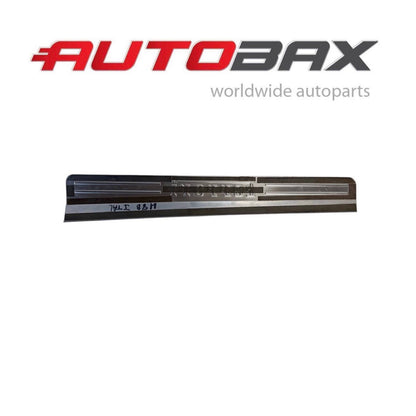 2010 2011-2015 FERRARI 488 ITALIA SCUFF DOOR SILL TRIM RIGHT LOWER PASSENGER OEM