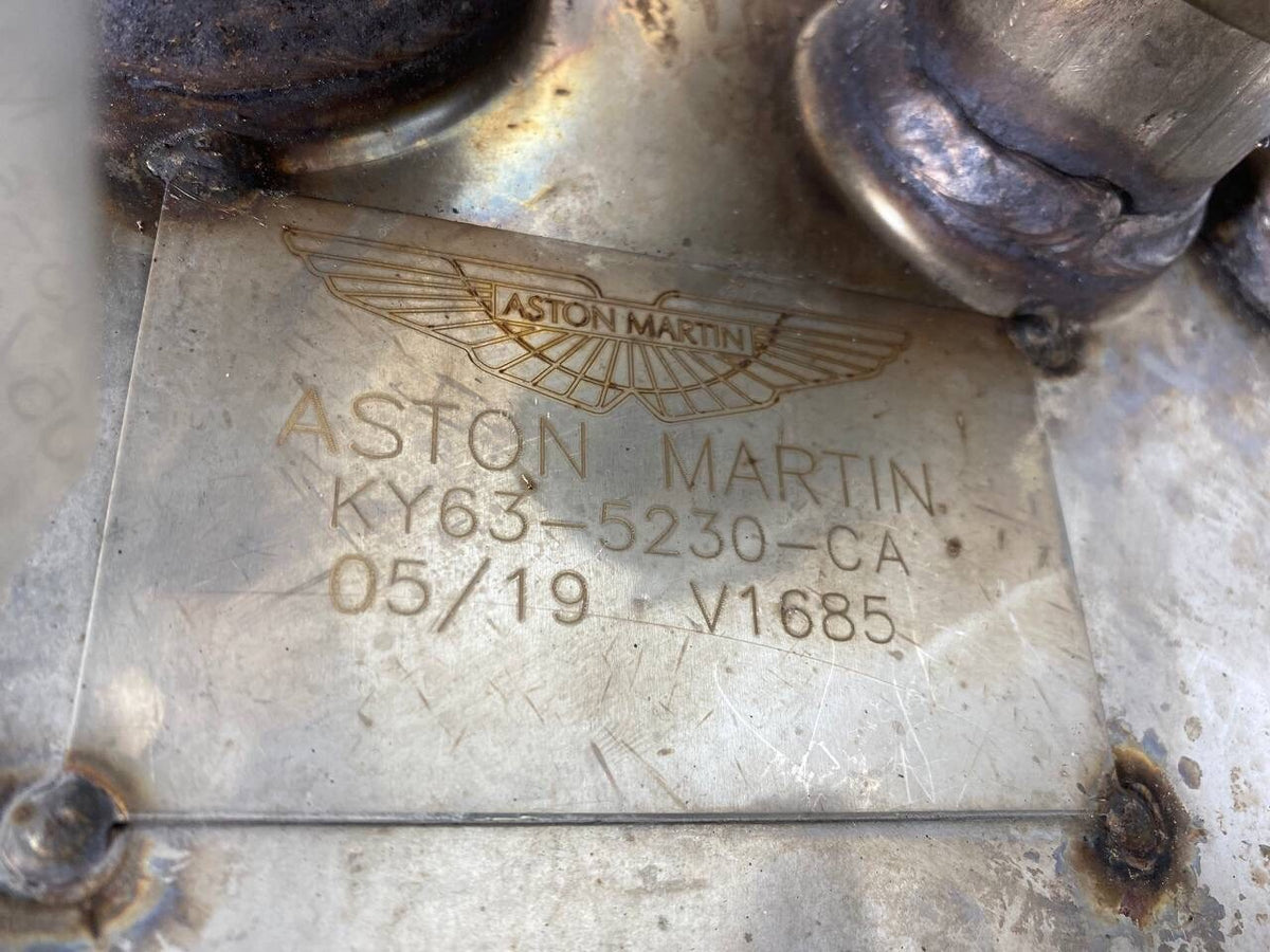 2018 2019 2020 2021 2022 ASTON MARTIN VANTAGE V8 EXHAUST SYSTEM MUFFLER OEM 