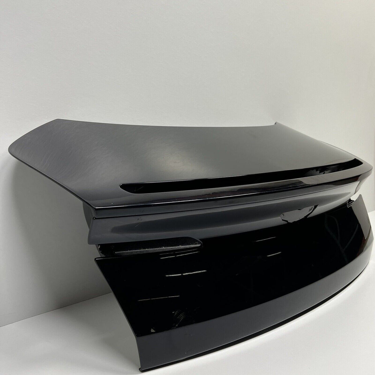 2017 2018 2019 2020 2021 2022 ASTON MARTIN DB11 LIFT GATE TAIL GATE TRUNK USED