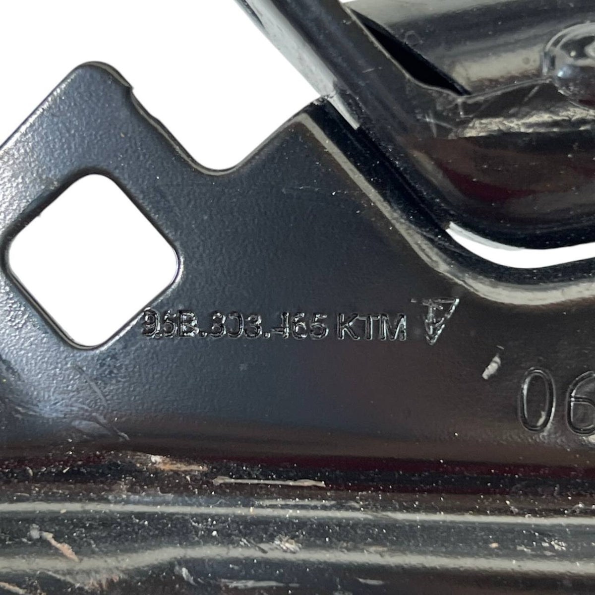 2019 2020 2021 2022 PORSCHE MACAN FRONT CROSS MEMBER SUPPORT BRACE BRACKET OEM