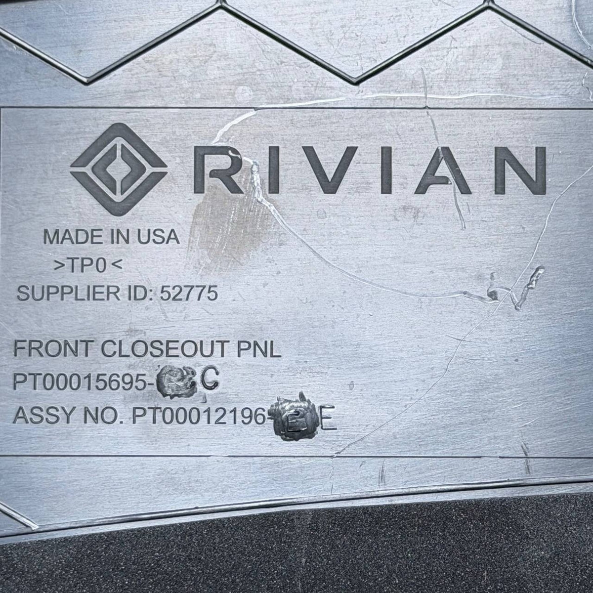 2022 2023 2024 2025 2026 RIVIAN R1T R1S FRONT CLOSEOUT UNDERHOOD PANEL TRIM OEM