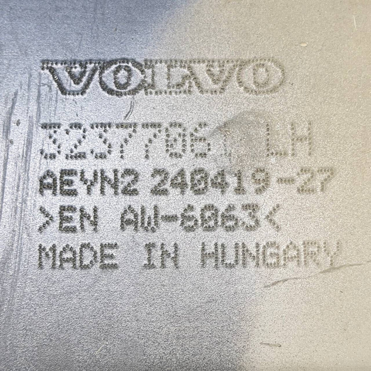 2021 2022 2023 2024 2025 VOLVO XC60 FRONT REINFORCEMENT BAR BRACKET LEFT DRIVER