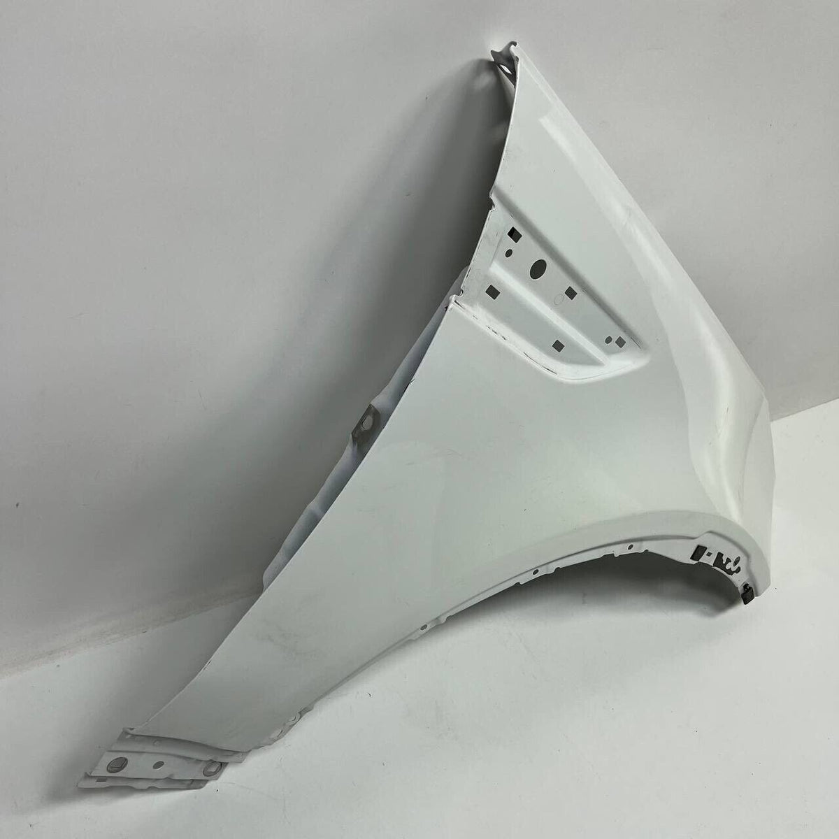 2017 2018 2019 2020 2021 LAND ROVER DISCOVERY FRONT RIGHT FENDER PASSENGER SIDE