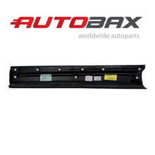 2017 2018 2019-2021 RANGE ROVER SPORT SVR FRONT RIGHT DOOR LOWER MOLDING TRIM
