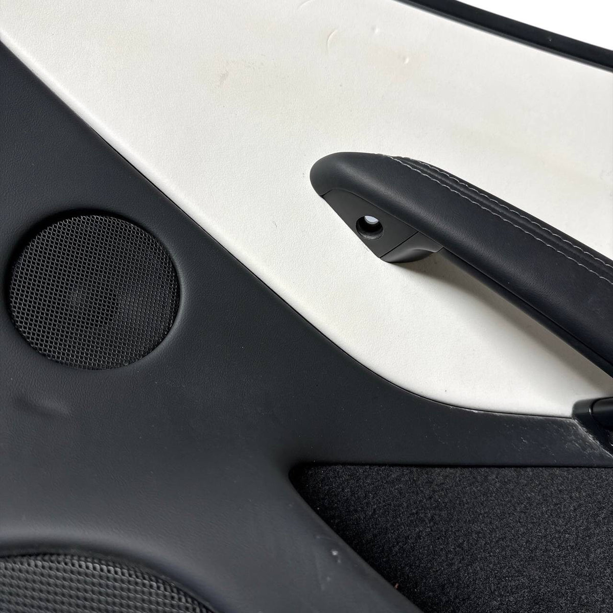 2024-2026 TESLA MODEL 3 FRONT RIGHT PASSENGER INTERIOR DOOR PANEL TRIM COVER
