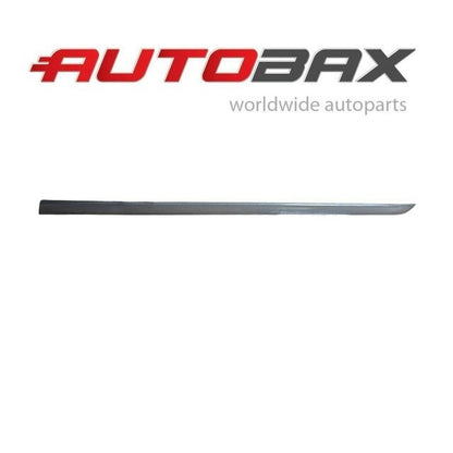 2016 2017 2018-2020 BENTLEY BENTAYGA FRONT DOOR MOLDING TRIM RIGHT PASSENGER