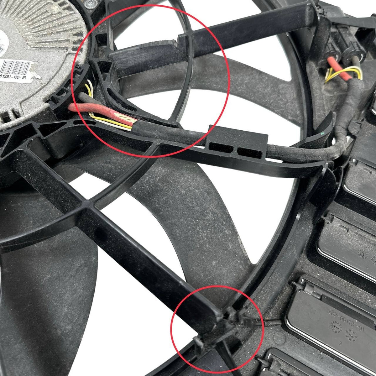 2011 2012-2017 PORSCHE CAYENNE VOLKSWAGEN TOUAREG COOLING FAN SHROUD W/ MOTOR
