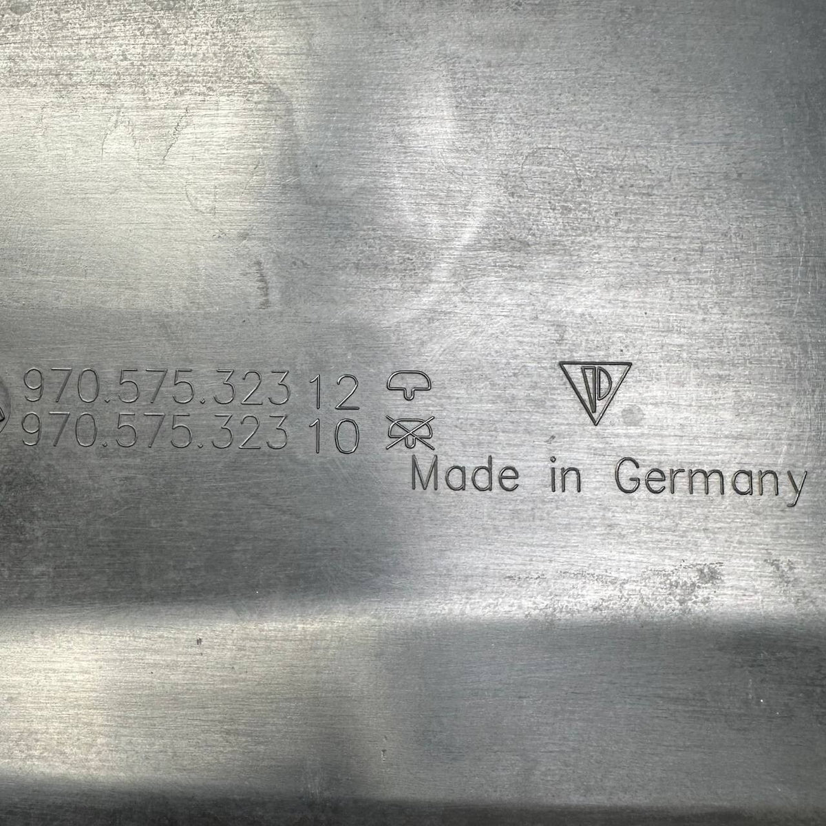 2011 2012 2013 2014 2015 2016 PORSCHE PANAMERA AIR DUCT RADIATOR BRACKET OEM