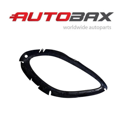 2020 2021 2022-2024 PORSCHE MACAN FRONT LEFT DRIVER HEADLIGHT SEAL TRIM COVER