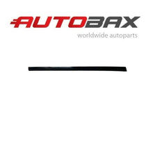 2016 2017 2018 2019 2020 BENTLEY BENTAYGA REAR RIGHT PASSENGER DOOR MOLDING TRIM
