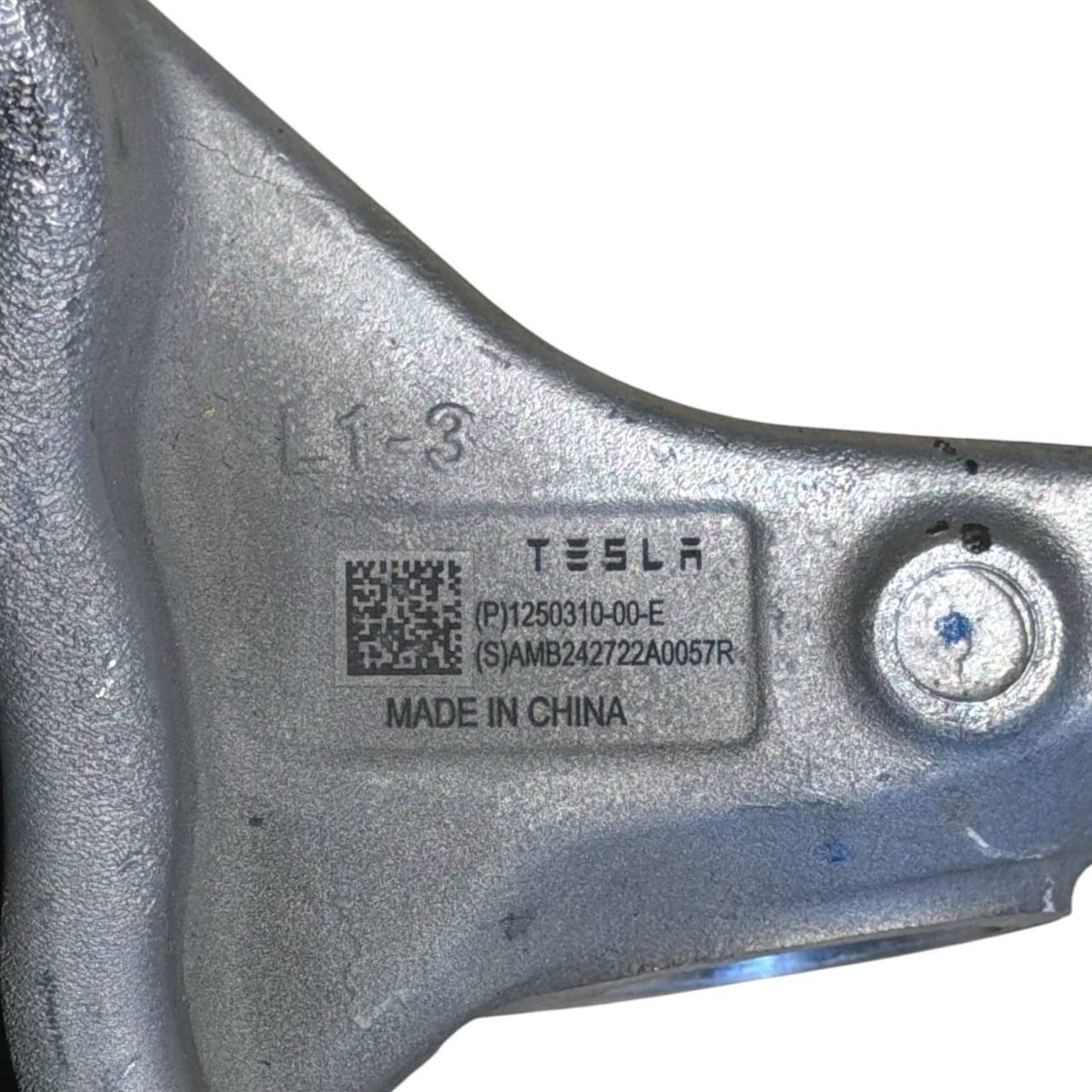 2024 2025 2026 2027 TESLA CYBERTRUCK FRONT LEFT DRIVER SPINDLE KNUCKLE STEERING