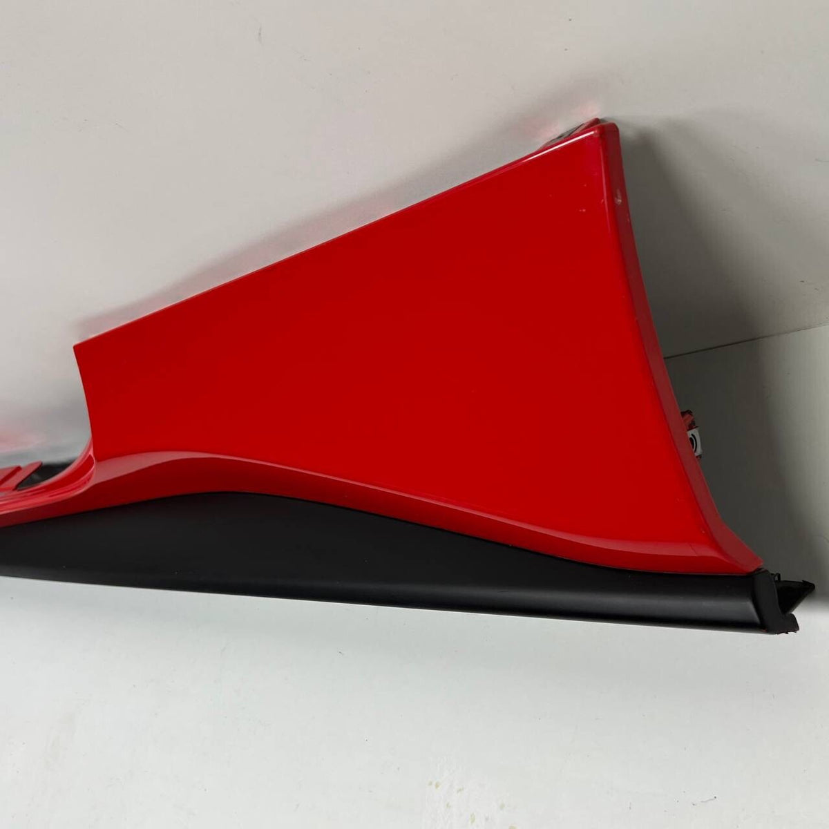 2016 2017 2018 2019 2020 FERRARI 488 GTB SPIDER LEFT DRIVER SKIRT ROCKER MOLDING