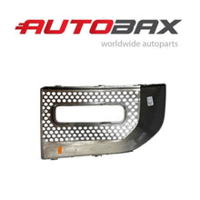 2020 2021-2024 LAND ROVER DEFENDER BUMPER RIGHT PASSENGER FOG LIGHT GRILLE COVER