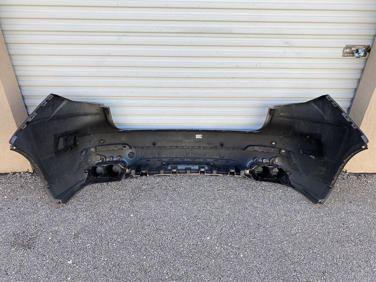 2017 2018 MASERATI LEVANTE REAR BUMPER COVER W/ LOWER VALANCE W/ MUFFLER EXHAUST