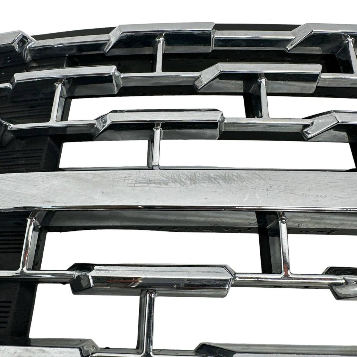 2020 2021 2022 GMC ACADIA FRONT BUMPER UPPER GRILLE GRILL OEM USED 84761344