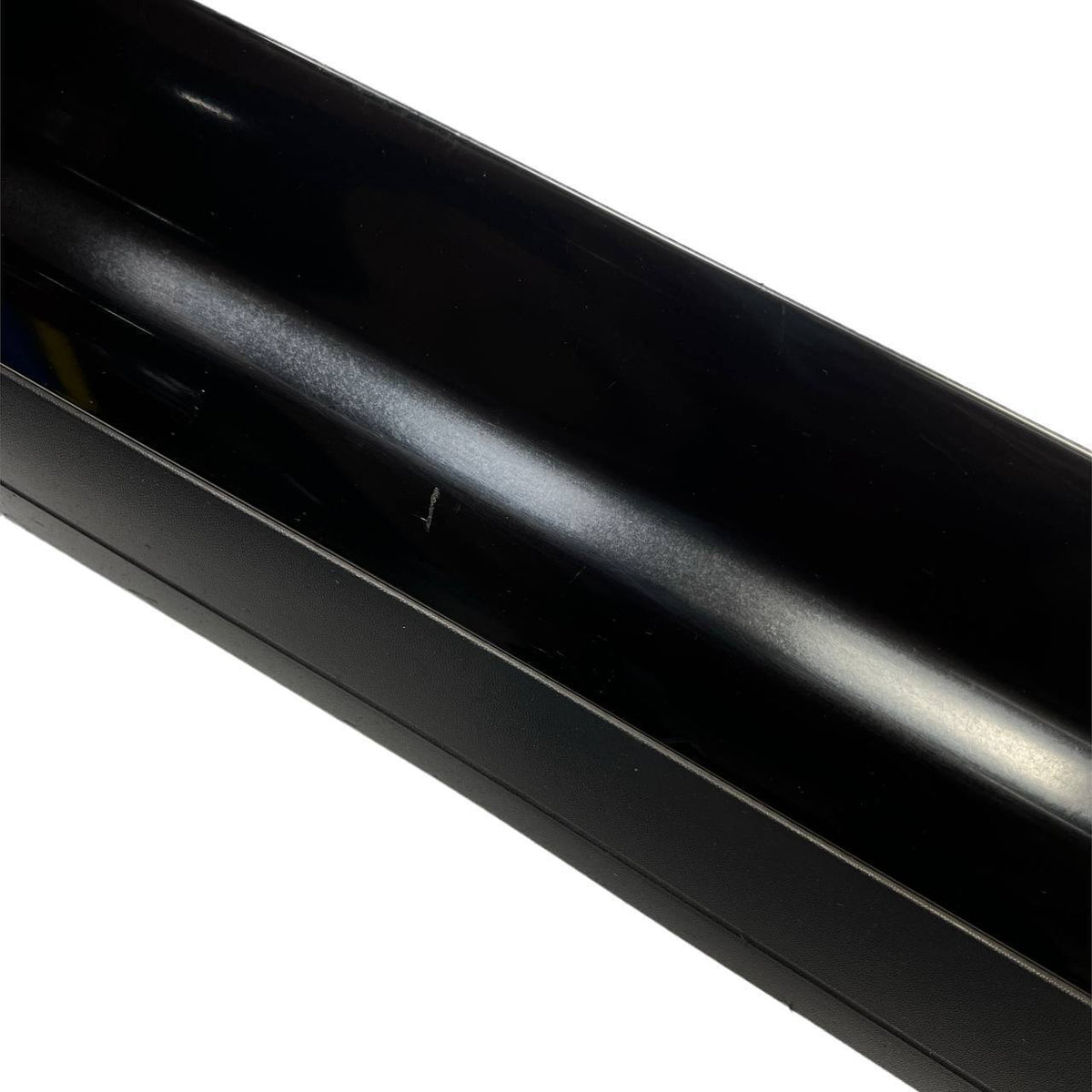 2011 2012 2013 2014 2015-2018 PORSCHE CAYENNE FRONT LEFT LOWER DOOR MOLDING TRIM