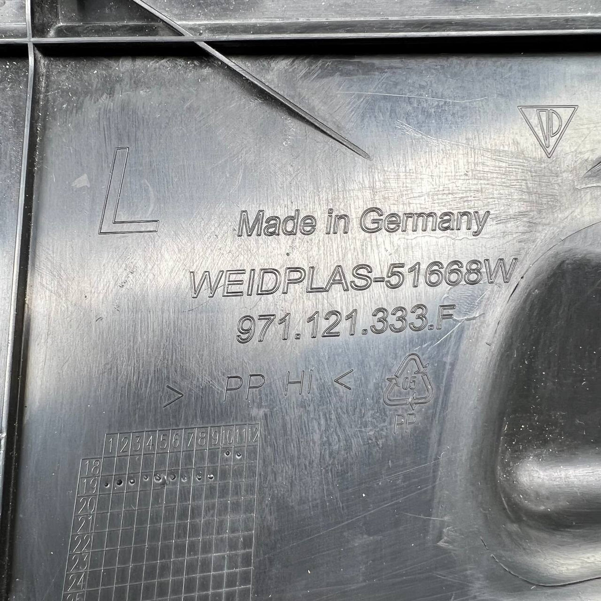 2017 2018 2019 2020 2021 PORSCHE PANAMERA FRONT LEFT AIR DUCT TRIM OEM USED