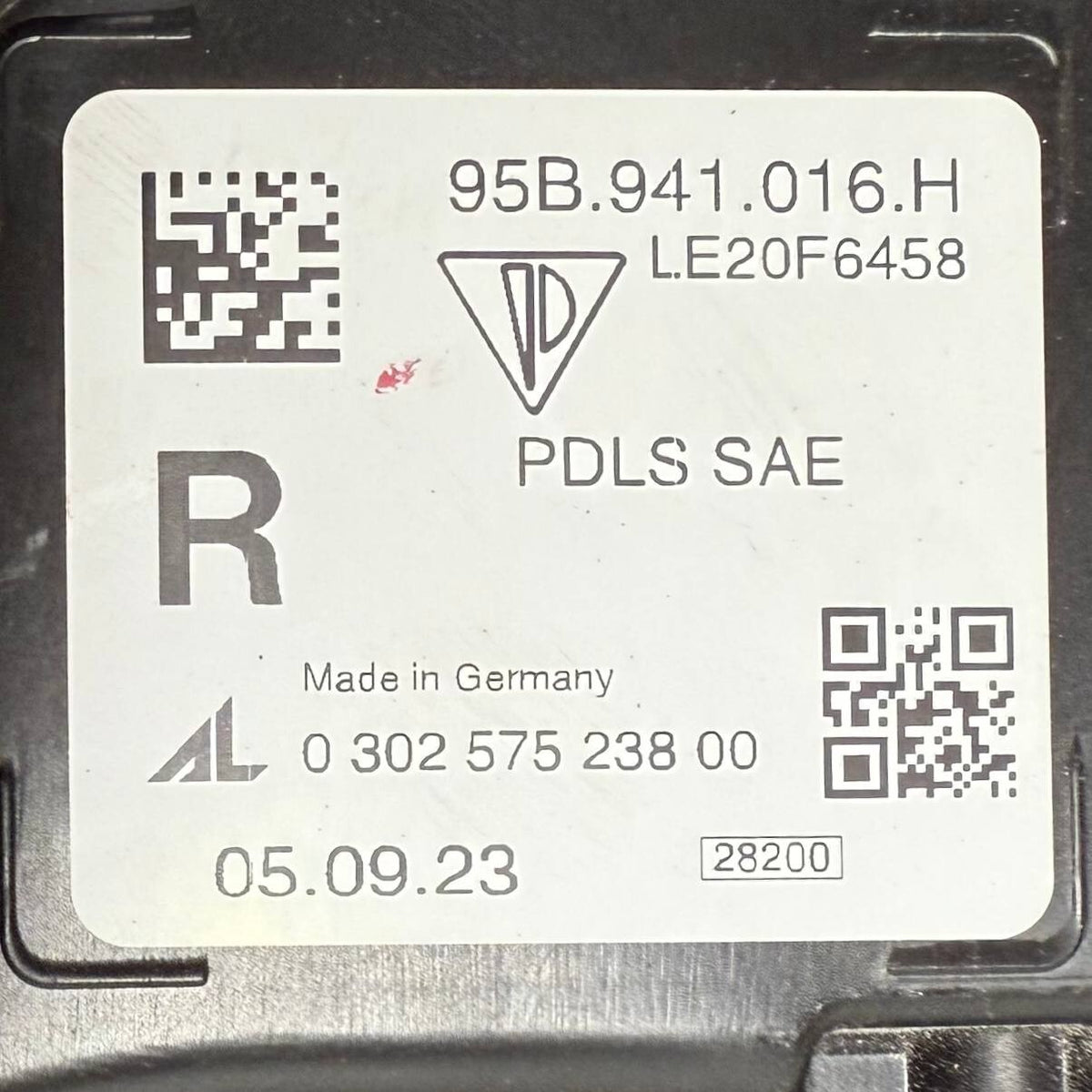 2019 2020 2021 2022 PORSCHE MACAN FRONT RIGHT PASSENGER SIDE HEADLIGHT HEADLAMP