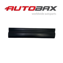 2020 2021-2024 LAND ROVER DEFENDER FRONT RIGHT DOOR LOWER TRIM MOLDING PASSENGER