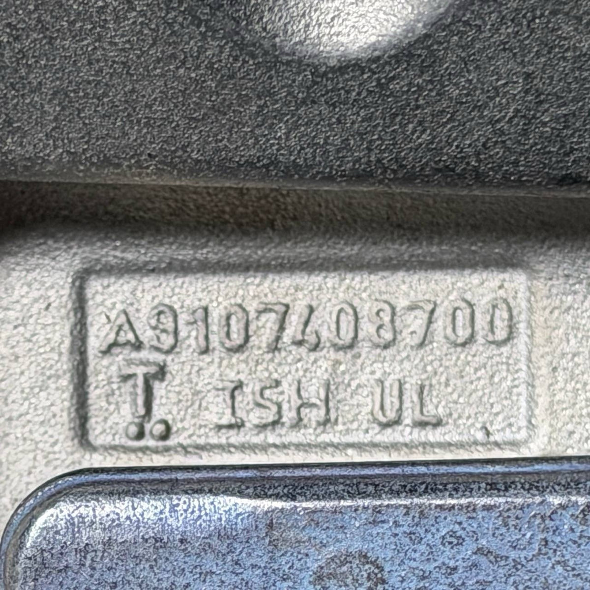 2020 2021 2022 2023 2024 MERCEDES BENZ W910 SPRINTER REAR LEFT DOOR LOWER HINGE