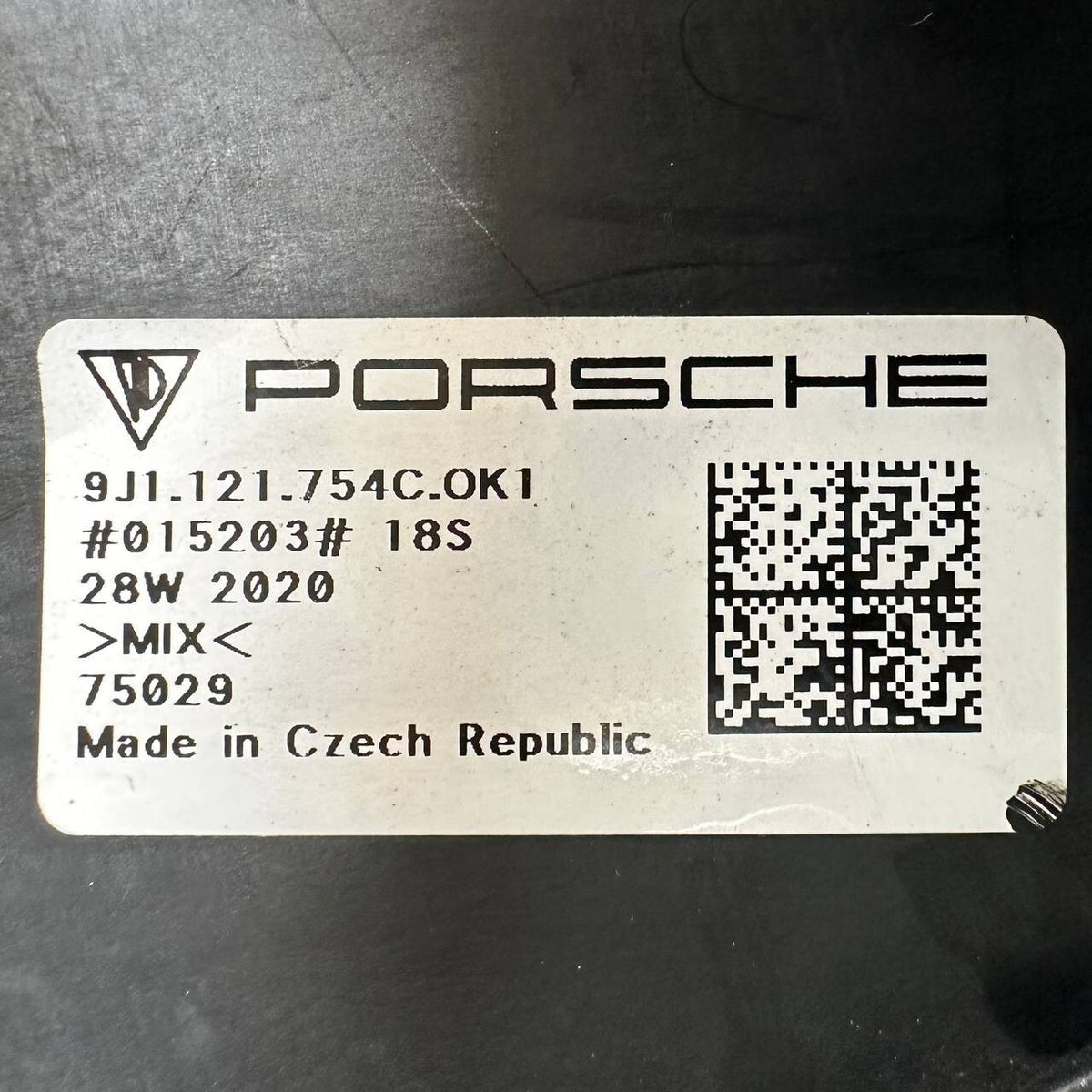 2020 2021 2022 2023 PORSCHE TAYCAN FRONT RIGHT SIDE RADIATOR AIR FLAP SHUTTER