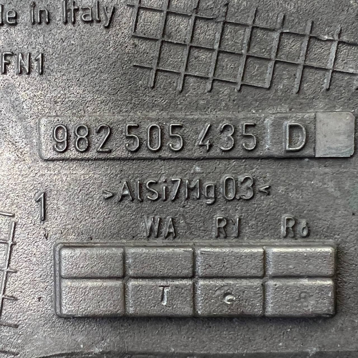 2021-2024 PORSCHE 911 BOXSTER CAYMAN REAR LEFT SUSPENSION SPINDLE KNUCKLE HUB