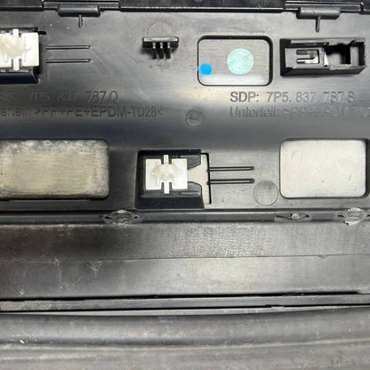 2011 2012 2013 2014 2015-2018 PORSCHE CAYENNE FRONT LEFT LOWER DOOR MOLDING TRIM