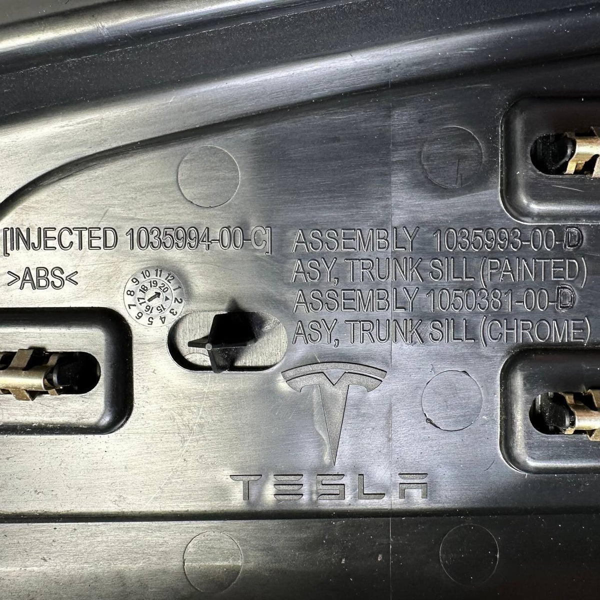 2016 2017 2018 2019 2020 TESLA MODEL X TRUNK LATCH LOCK SILL SCUFF PLATE TRIM