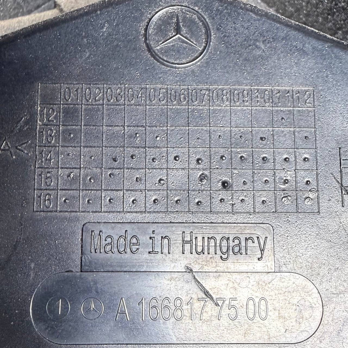2013 2014 2015 2016 2017 2018 2019 MERCEDES-BENZ CLA250 FRONT EMBLEM LOGO OEM